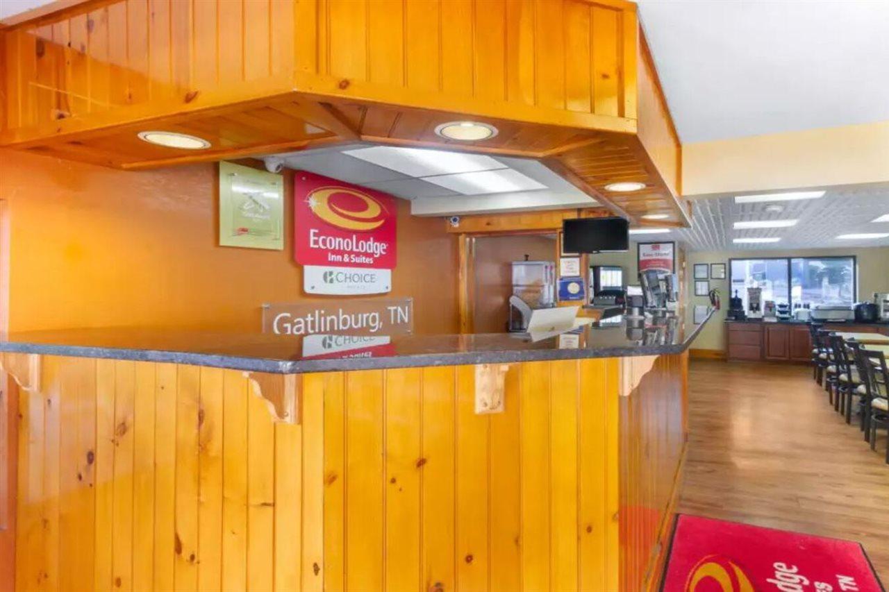 Econo Lodge Inn & Suites Gatlinburg At The Convention Center Екстер'єр фото