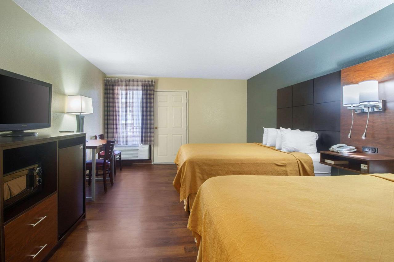Econo Lodge Inn & Suites Gatlinburg At The Convention Center Екстер'єр фото
