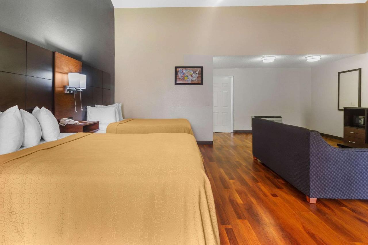 Econo Lodge Inn & Suites Gatlinburg At The Convention Center Екстер'єр фото