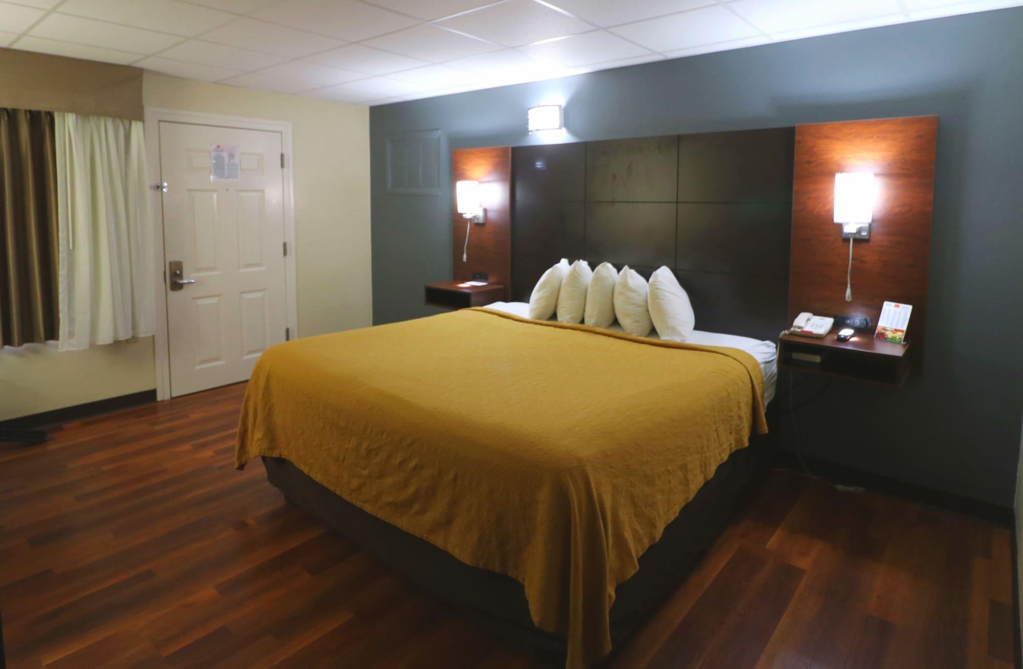 Econo Lodge Inn & Suites Gatlinburg At The Convention Center Екстер'єр фото